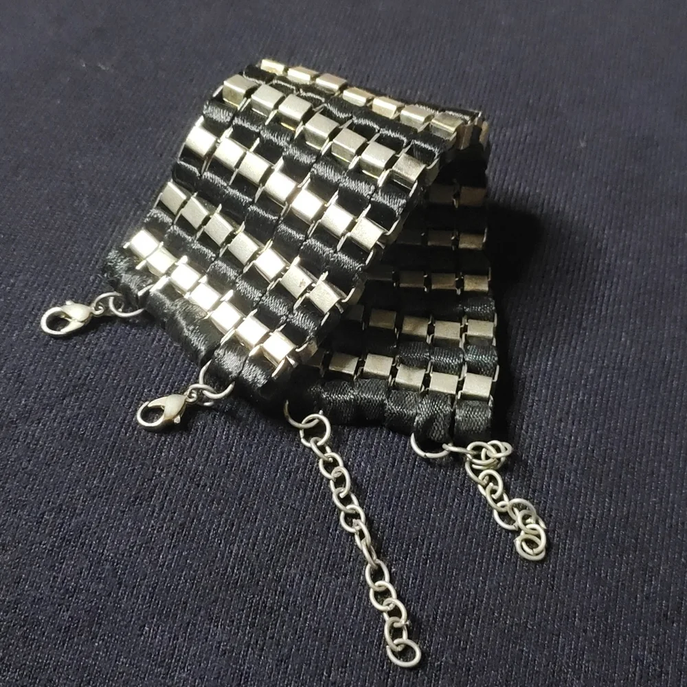 Black and silver alloy bracelet - Picture 3 of 4
